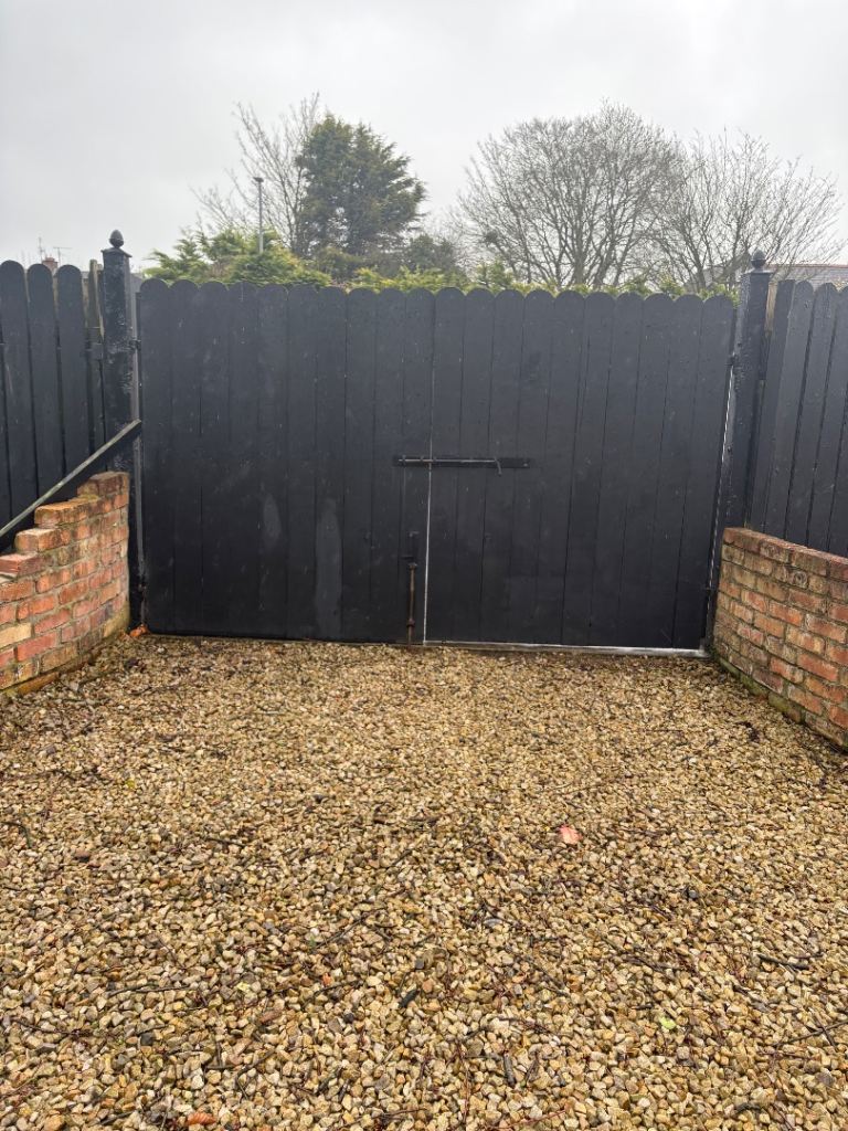 GATES WOODEN 