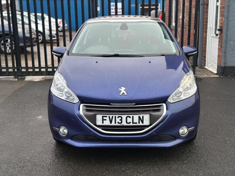 2013 Peugeot 208 1.2 VTi Intuitive Euro 5 3dr HATCHBACK Petrol Manual