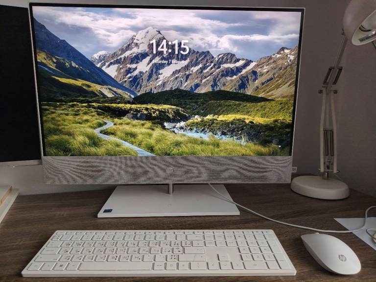 HP Pavillion 27 inch all in one PC i7 16GB RAM 1TB storage 