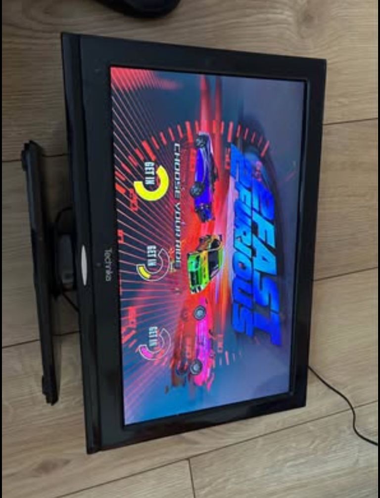 Superslim 12 volt 15 inch LED  tv with dvd player , hdmi  , freeview   USB - 12v - small and compact