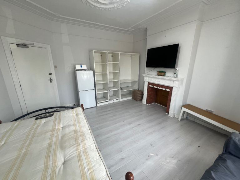 Spacious room | Romford | DSS & universal credit accepted 