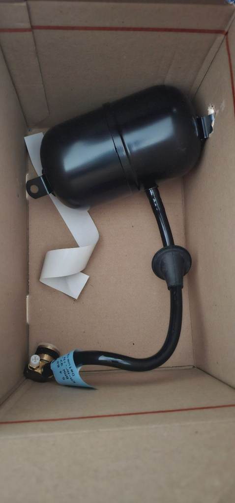 Bmw E39 Touring Rear Air Accumulator both sides