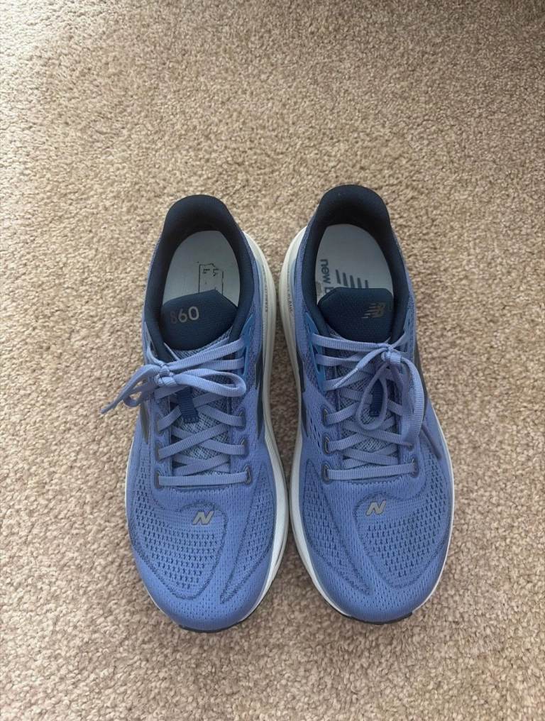 Mens running trainers size 9.5