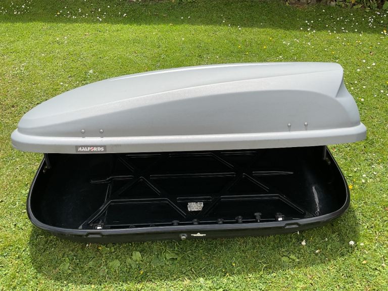 Roof box 