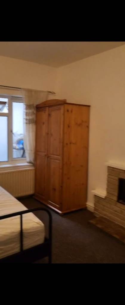Double size room to let 
