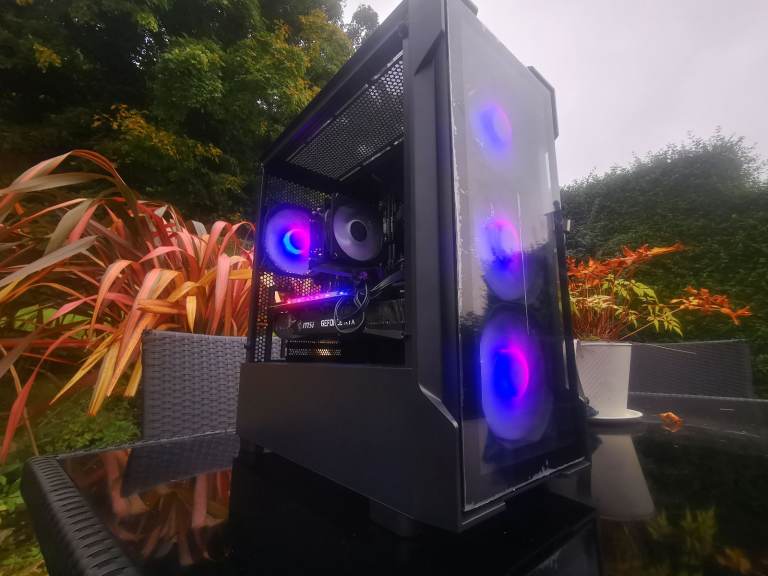 Ryzen 7 Gaming pc (5800x RTX4070)