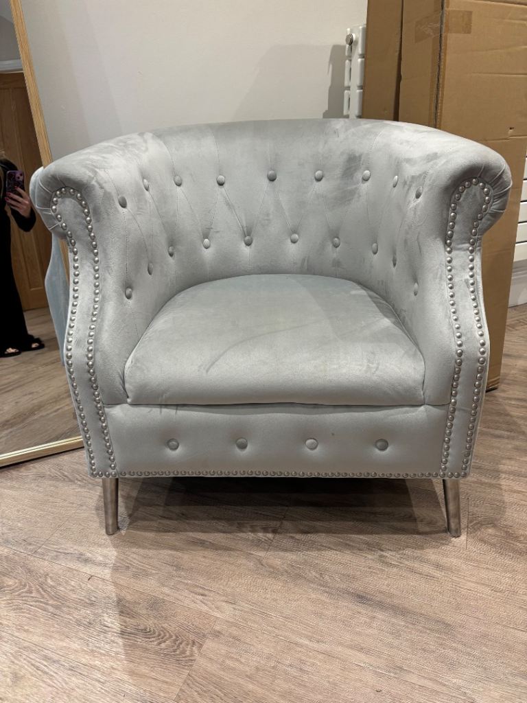Pair of Grey Velvet Accent Chairs – Chesterfield Style