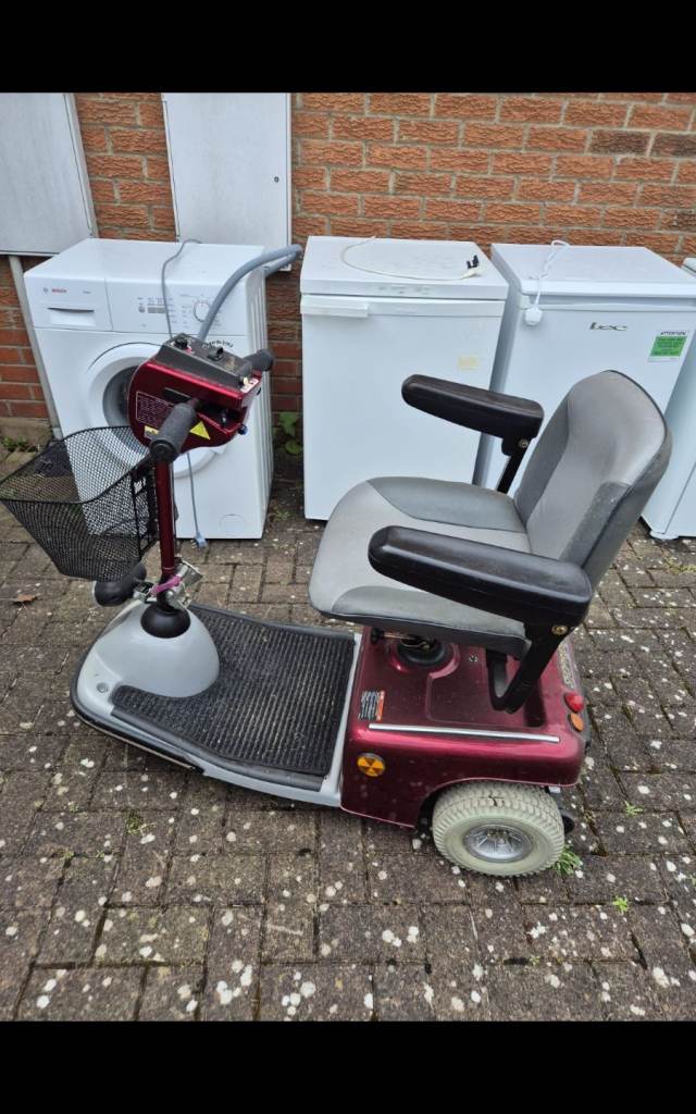 Shoprider deluxe 3 wheel mobility scooter 