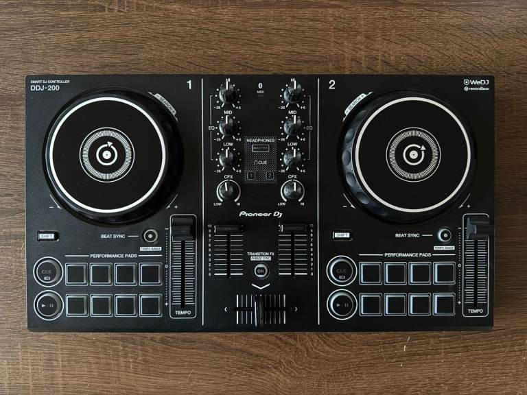 Pioneer DDJ-200 Decks