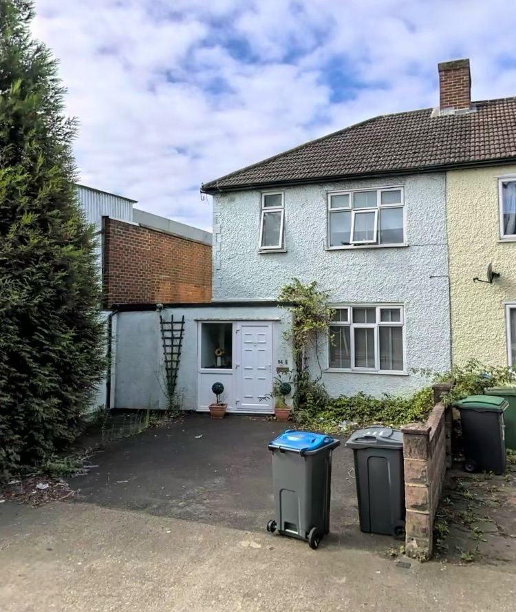 HMO property. 6 bed 6 bathrooms 2 Kitchens in New Malden / Kingston 