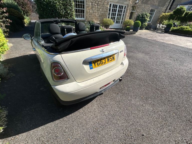 Mini, CONVERTIBLE, Convertible, 2013, Manual, 1598 (cc), 2 doors