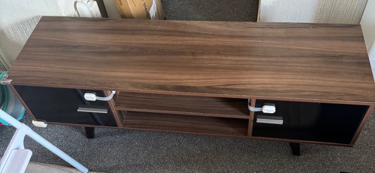 Tv console