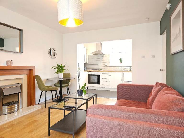 1 Bedroom flat with parking one train stop from town.