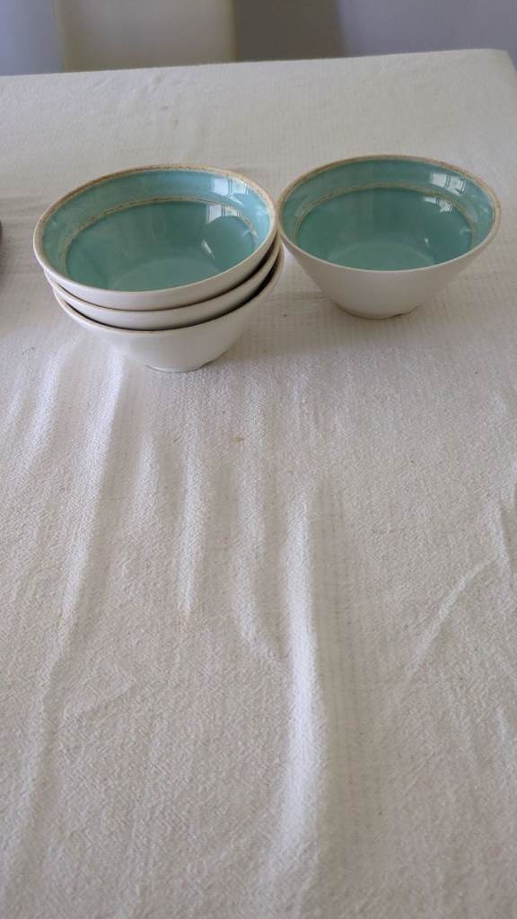 4 melamine bowls