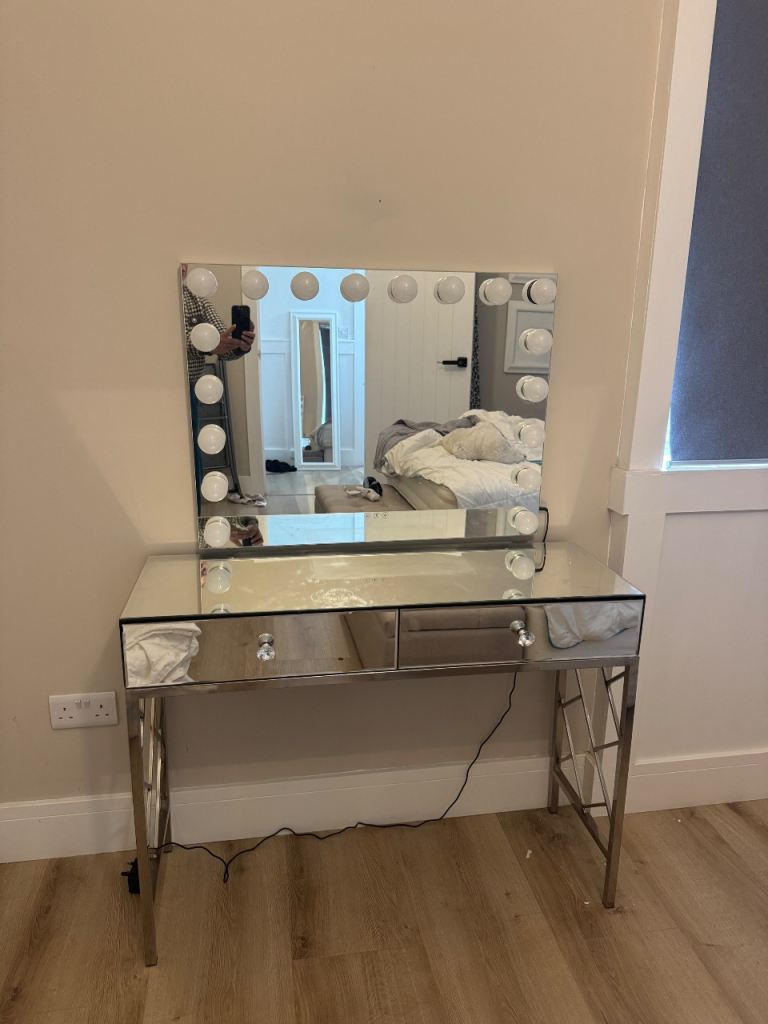 Mirrored Dressing Table with Hollywood Mirror and Lights