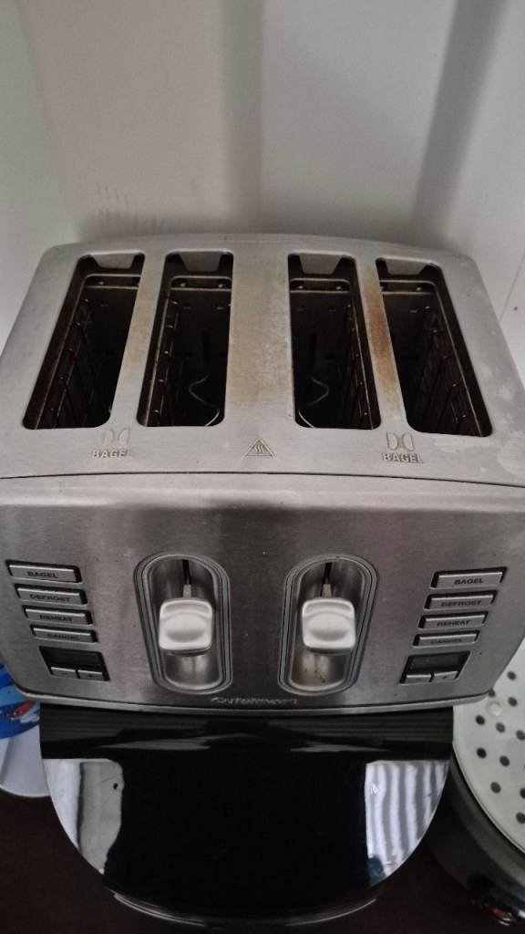 Cuisinart 4-Slice Toaster, Silver – Good Working Order