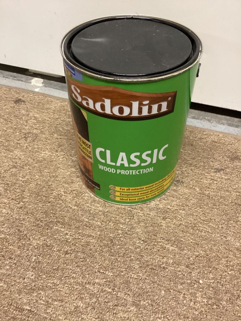 Brand New Tin of Sadolin Classic Wood Protection