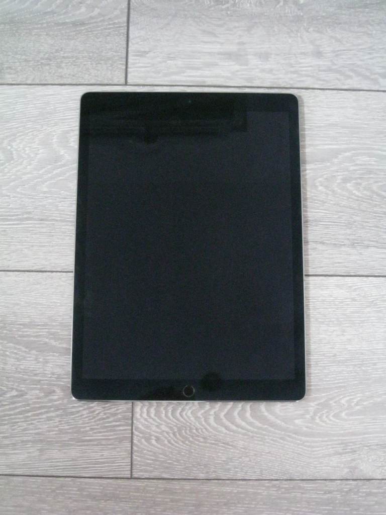 Apple iPad Pro 2nd Gen. 12.9 inch- 512GB, Wi-Fi, - Space Grey -Excellent Cond.