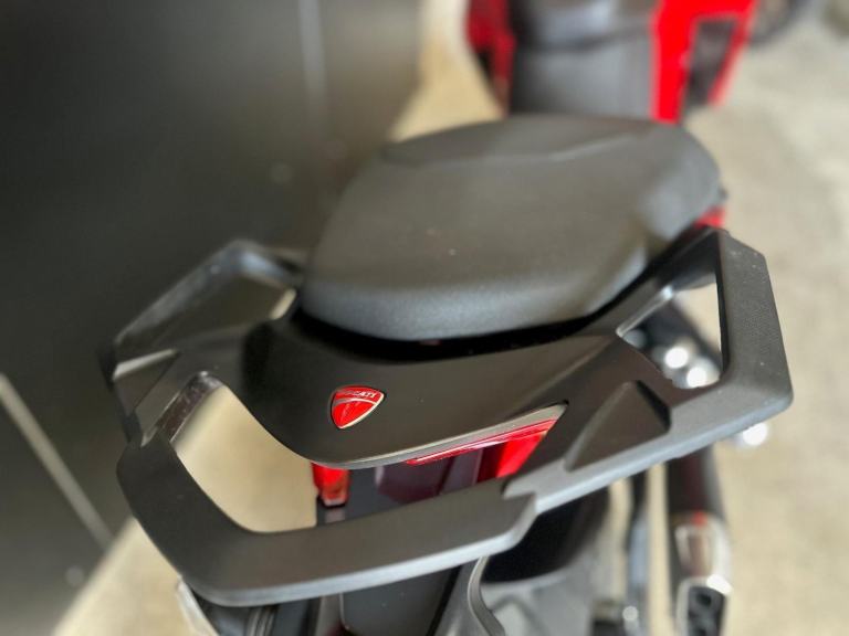 Stunning Low Mileage 2024/24 Ducati Multistrada V2S Motorcycle 