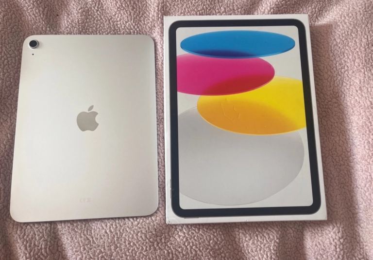 Silver Apple iPad A16 128GB