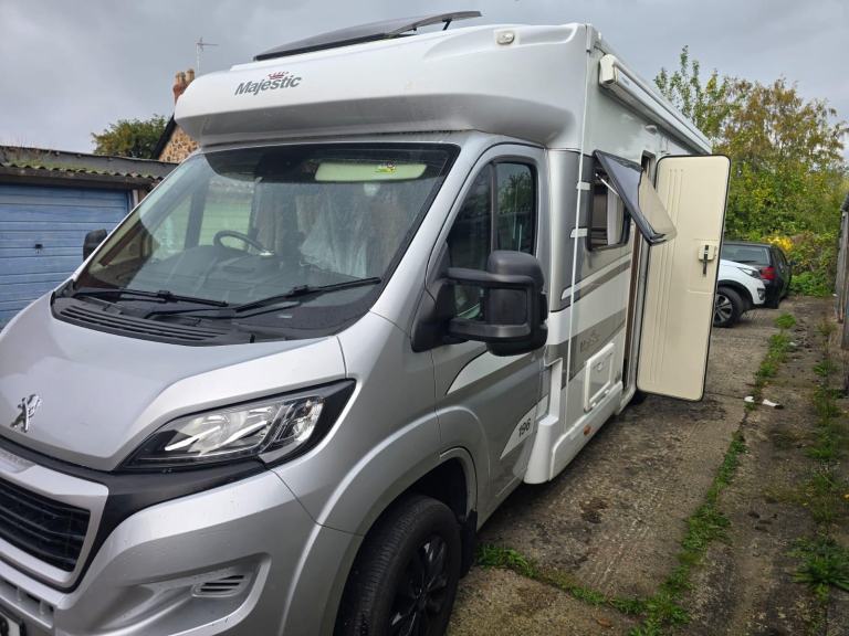 2017 - Elddis Majestic 196 - 2 Ltr - 20,000 Miles - 6 Berth / 6 Belts 
