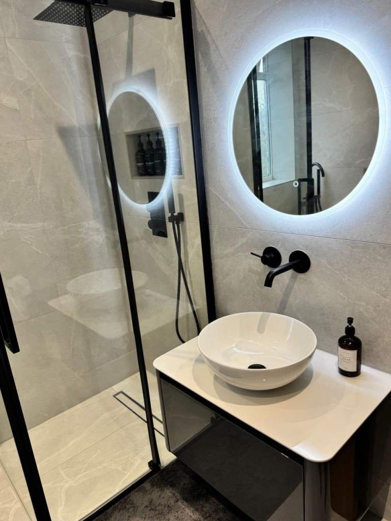 Bathroom Fitter Sunderland / Free Survey, Fully Insured & Professional Service 🛁