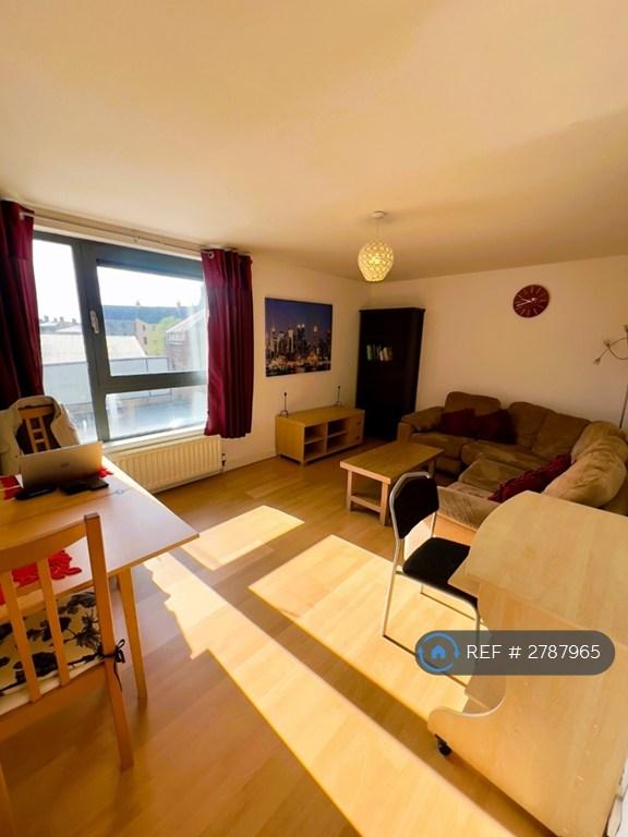 2 bedroom flat in Sandport Way, Edinburgh, EH6 (2 bed) (#2787965)
