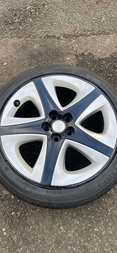 Genuine toyota Prius alloy wheel 17 inch