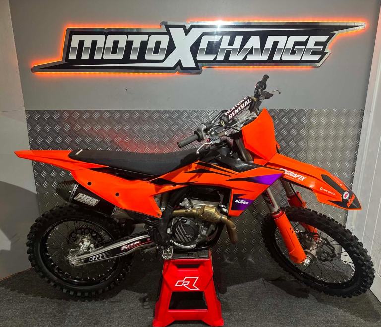 2024 KTM SXF 250.....76 HOURS.....SERVICED.....£4695.....MOTO X CHANGE