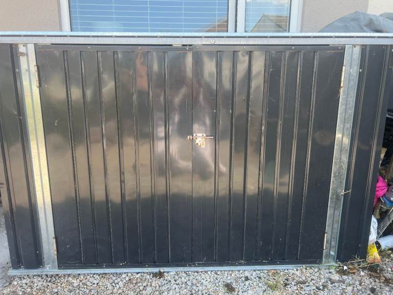 Metal Bike Shed/Outdoor Storage Unit – Good Condition