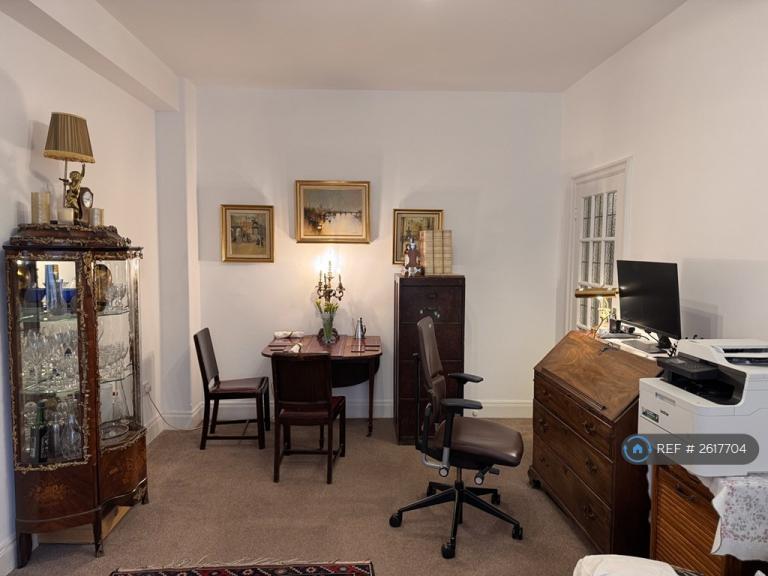 1 bedroom flat in Porchester Road, London, W2 (1 bed) (#2617704)