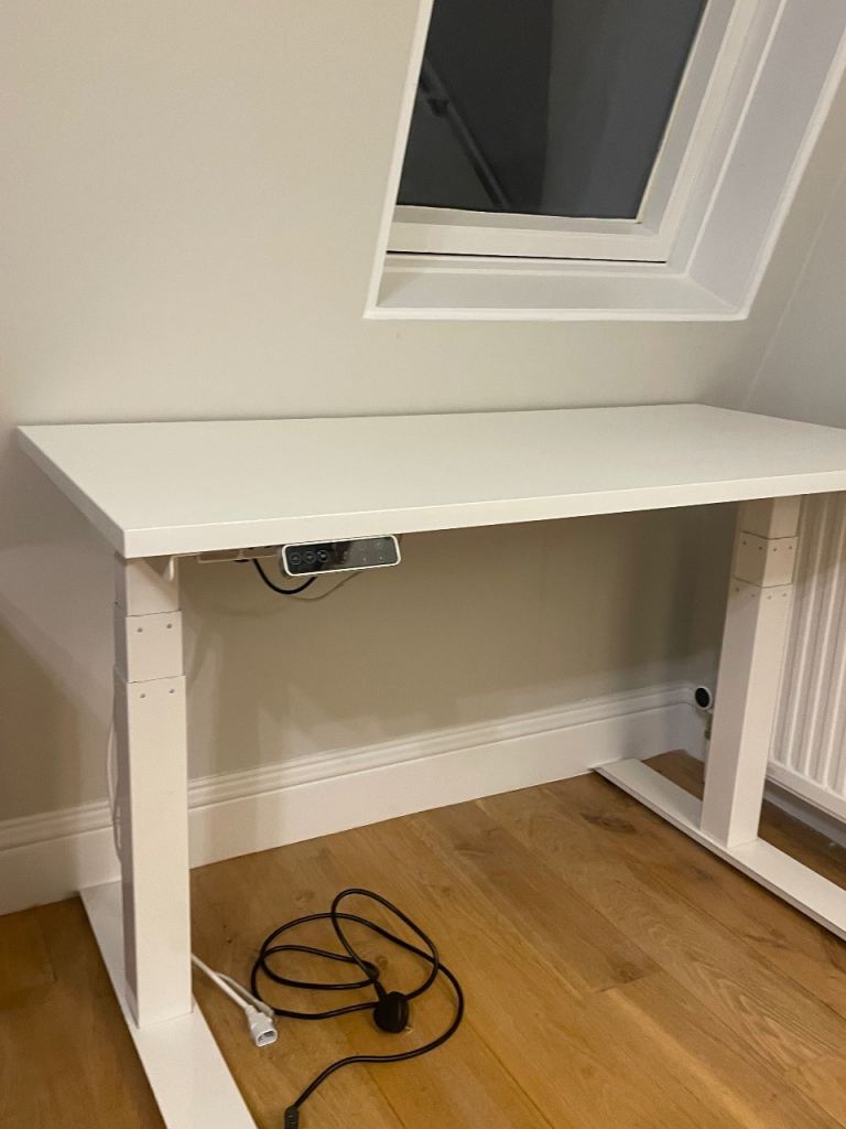 White (standing) desk