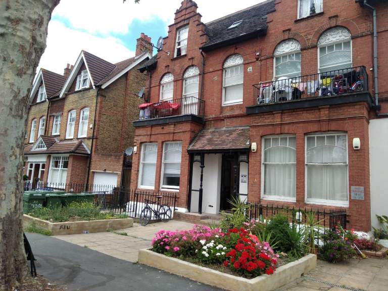 DSS,S.C 1 BEDROOM GROUND FL FLAT5MIN TOOTING BEC&STREATHAM COMMON B.R.OK SINGL PARENT&CHILD 