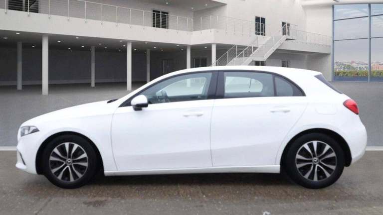 Mercedes-Benz A-Class 2.0 A180d SE Hatchback 5dr Diesel Manual Euro 6 (s/s) (116 ps) Diesel Manual