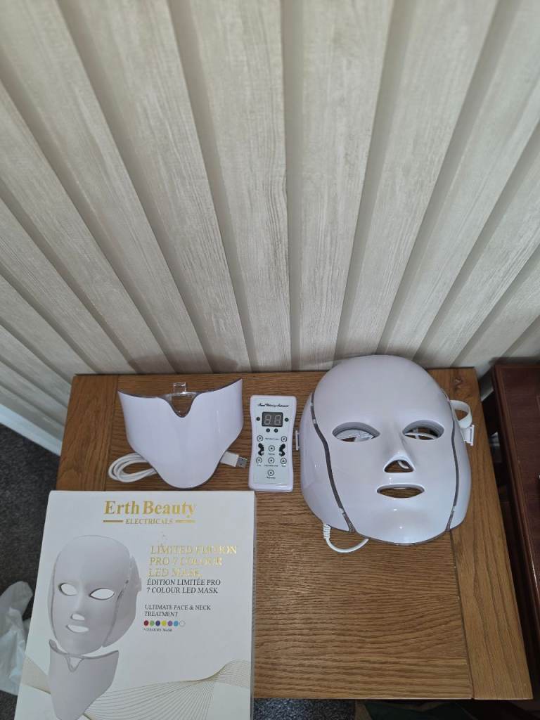 Erth Beauty LED Facial Mask – As Good As New