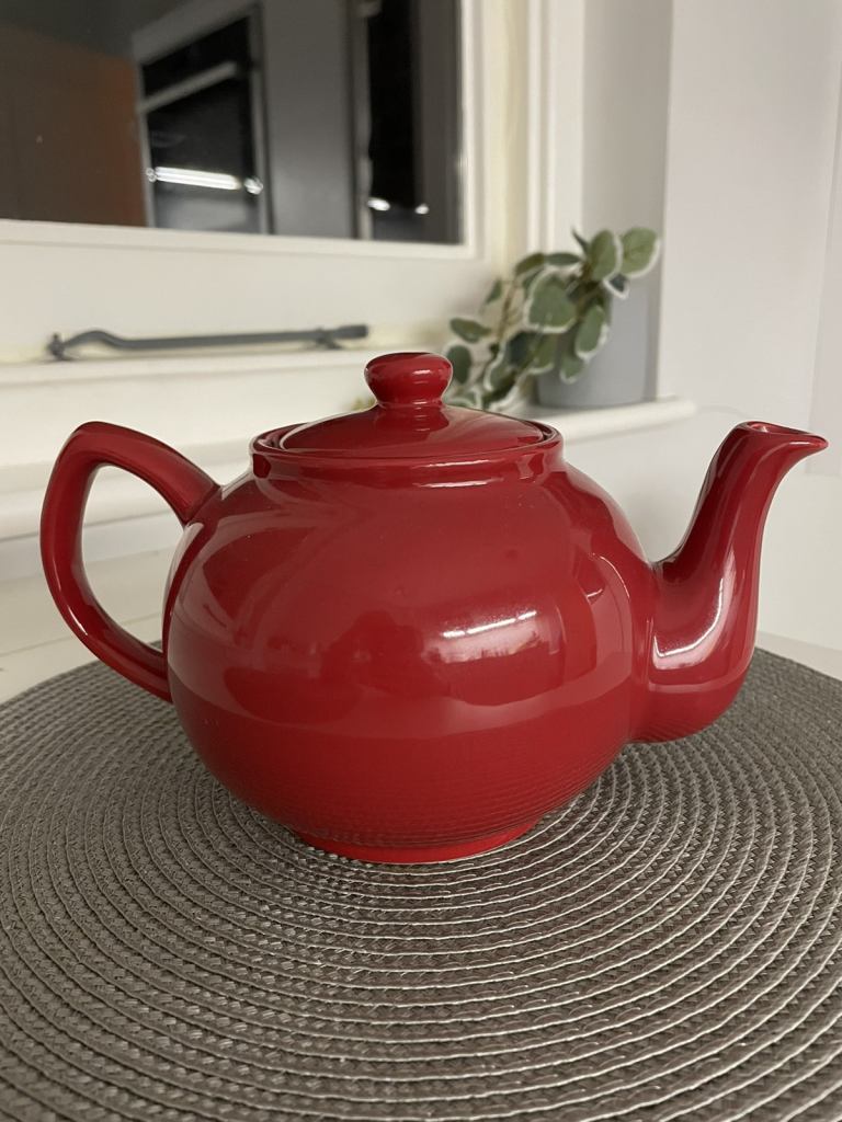 Red teapot Price&Kensington