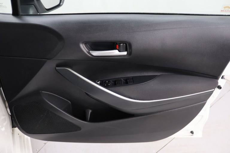 2022 Toyota Corolla 1.8 VVT-h GPF Design Saloon 4dr Petrol Hybrid CVT Euro 6 (s/s) (122 ps) Saloo...