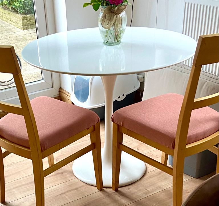 White Mid Century Modern Tulip Table - An excellent quality reproduction. 