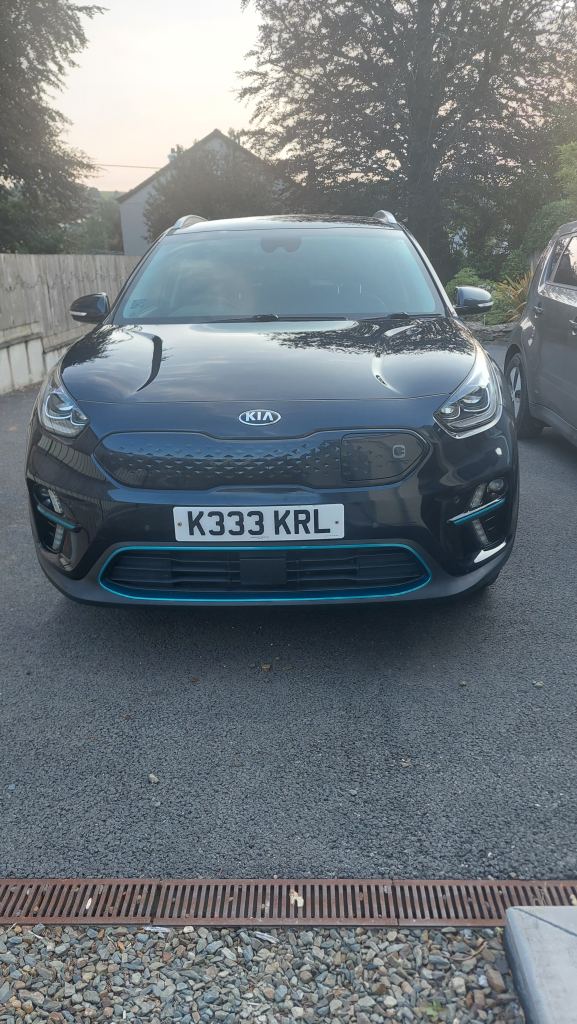 2020 Kia e-Niro 4 64Kwh 198bhp in metallic blue 68km