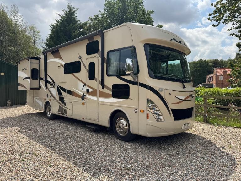 Thor ACE 30.1 - RV - 8 berth - 4 belts - end bedroom - RV for sale