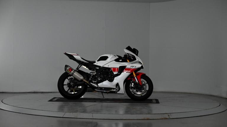 2022 Yamaha R1 1000 Euro 5 Super Sports Petrol Manual