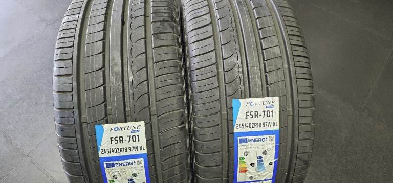 245 40 18   2 x NEW!! tyres Fortune FSR-701