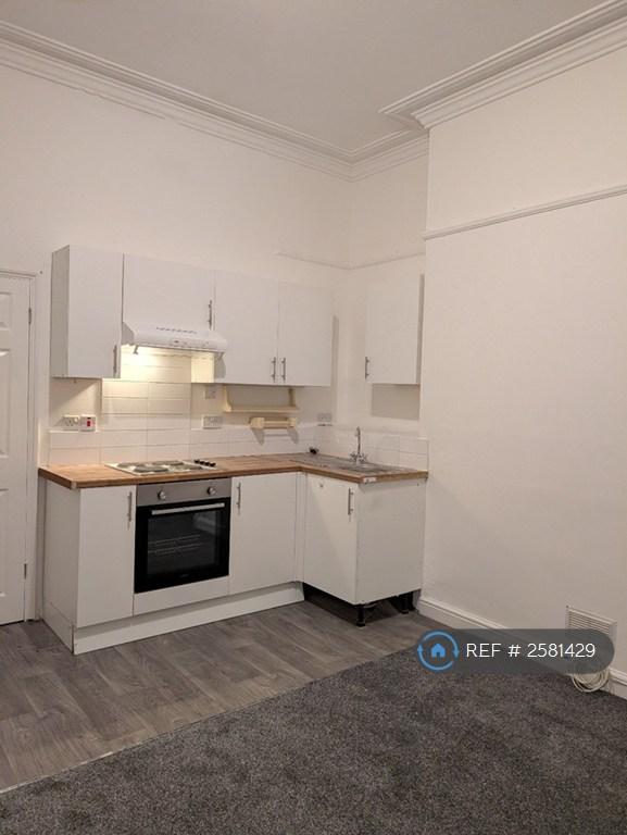 Studio flat in North Road East, Plymouth, PL4 (#2581429)