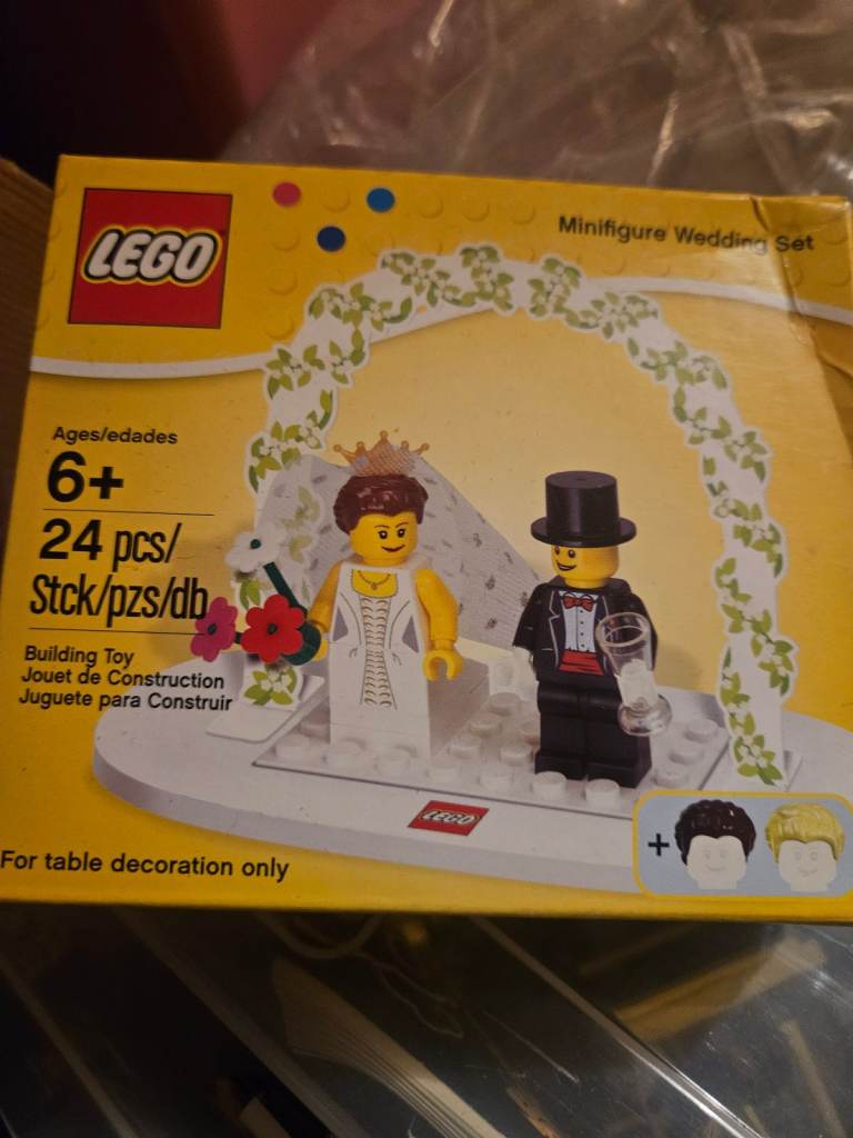 Lego wedding set / cake topper
