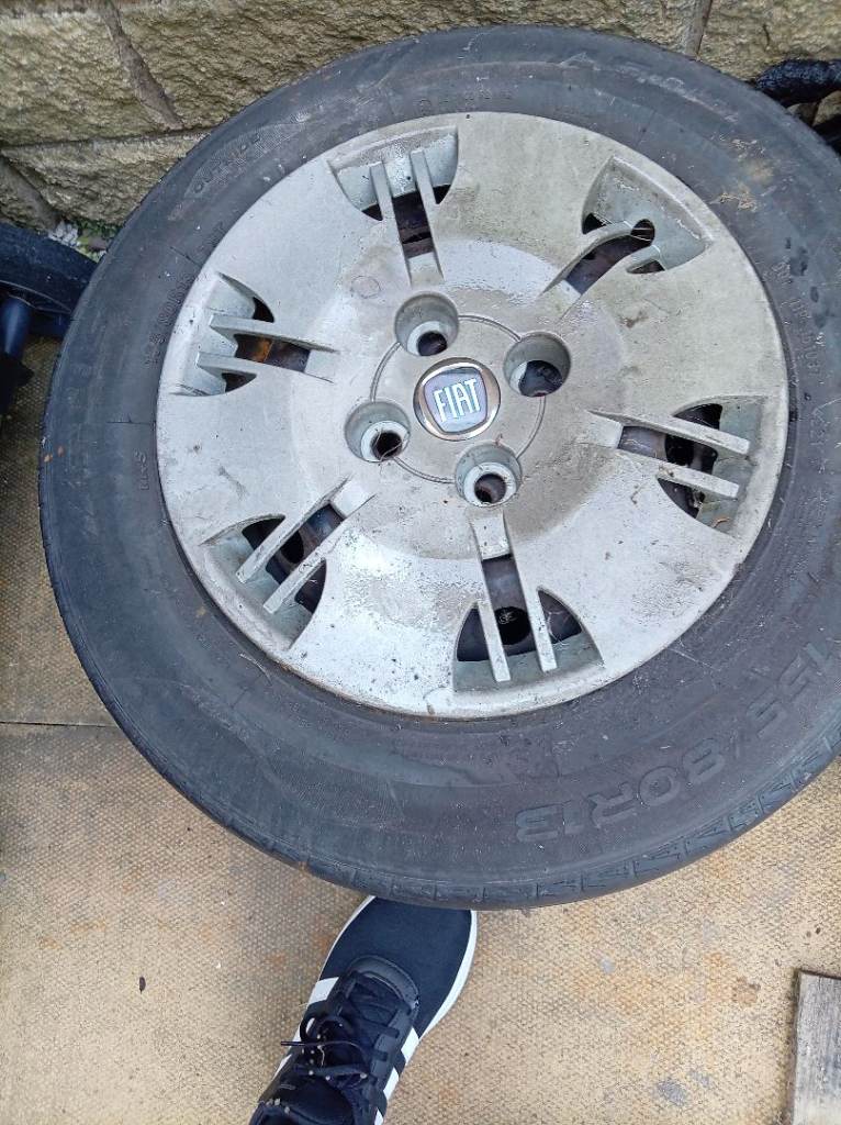 Set of 4 13 inch wheels and hub caps