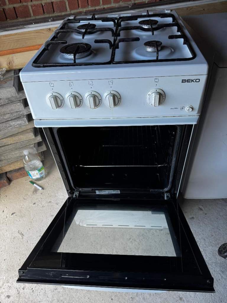 Gas Cooker – Very Clean 
