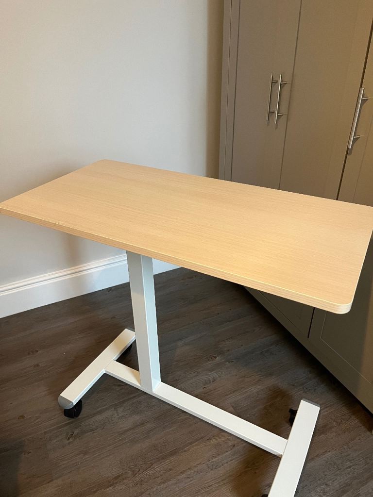 Hospital bed table
