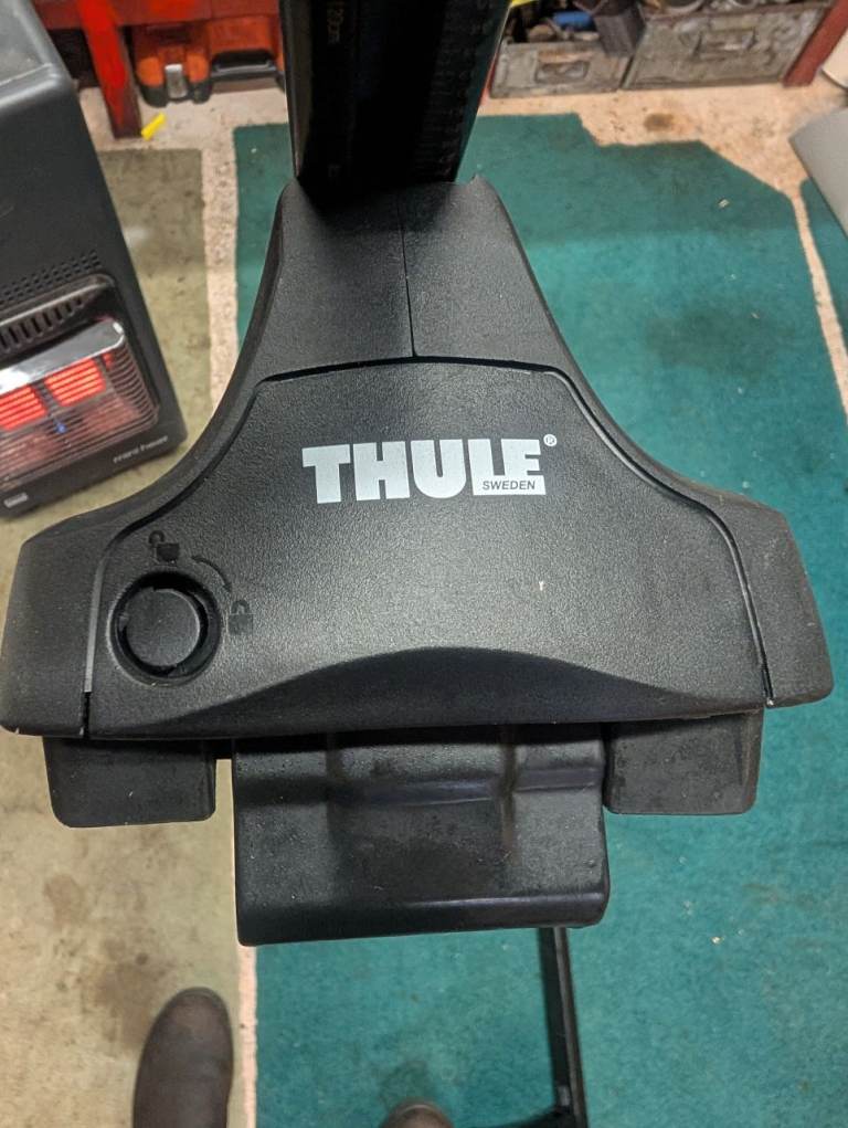 Thule Roof Bar Kit 1589 Volkswagen Polo Mk. IV