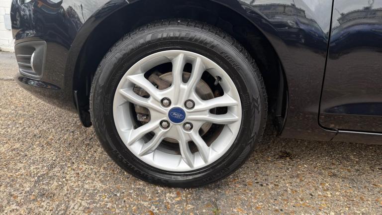 2014 Ford Fiesta 1.6 Zetec Powershift Euro 5 5dr HATCHBACK Petrol Automatic