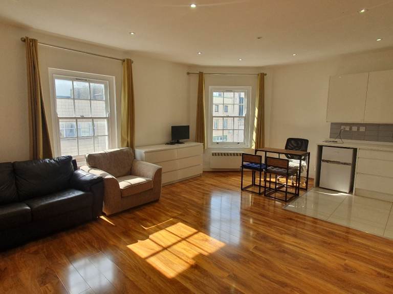Modern Studio flat for Sublet in NW - FLEXIBLE dates